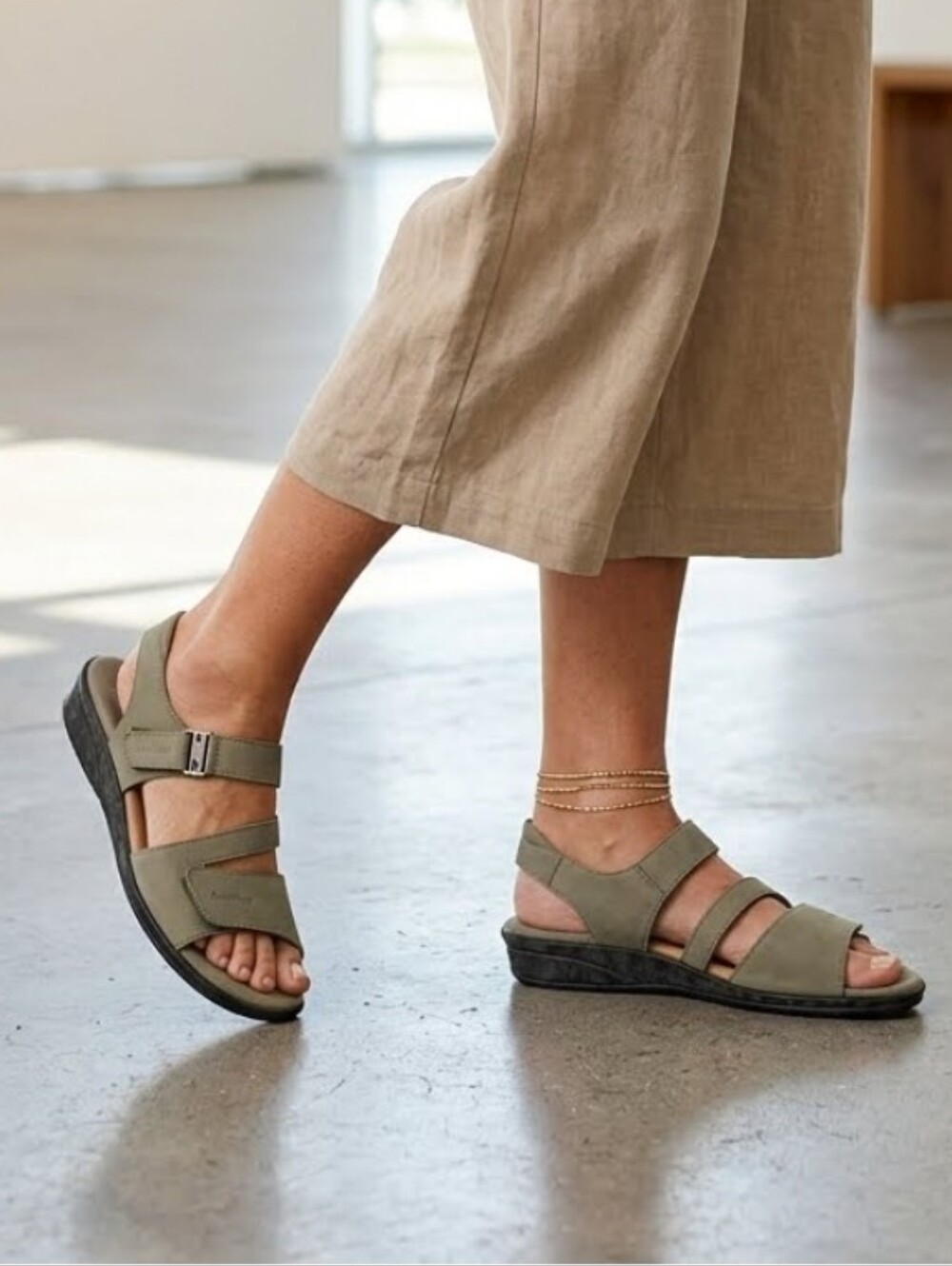 BEUTIFEEL  Olive Green Adjustable Strap Comfort  Sandals Sz 42